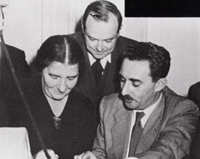 Golda podpisuje deklaracj powstania pastwa Izrael w 1948 r.